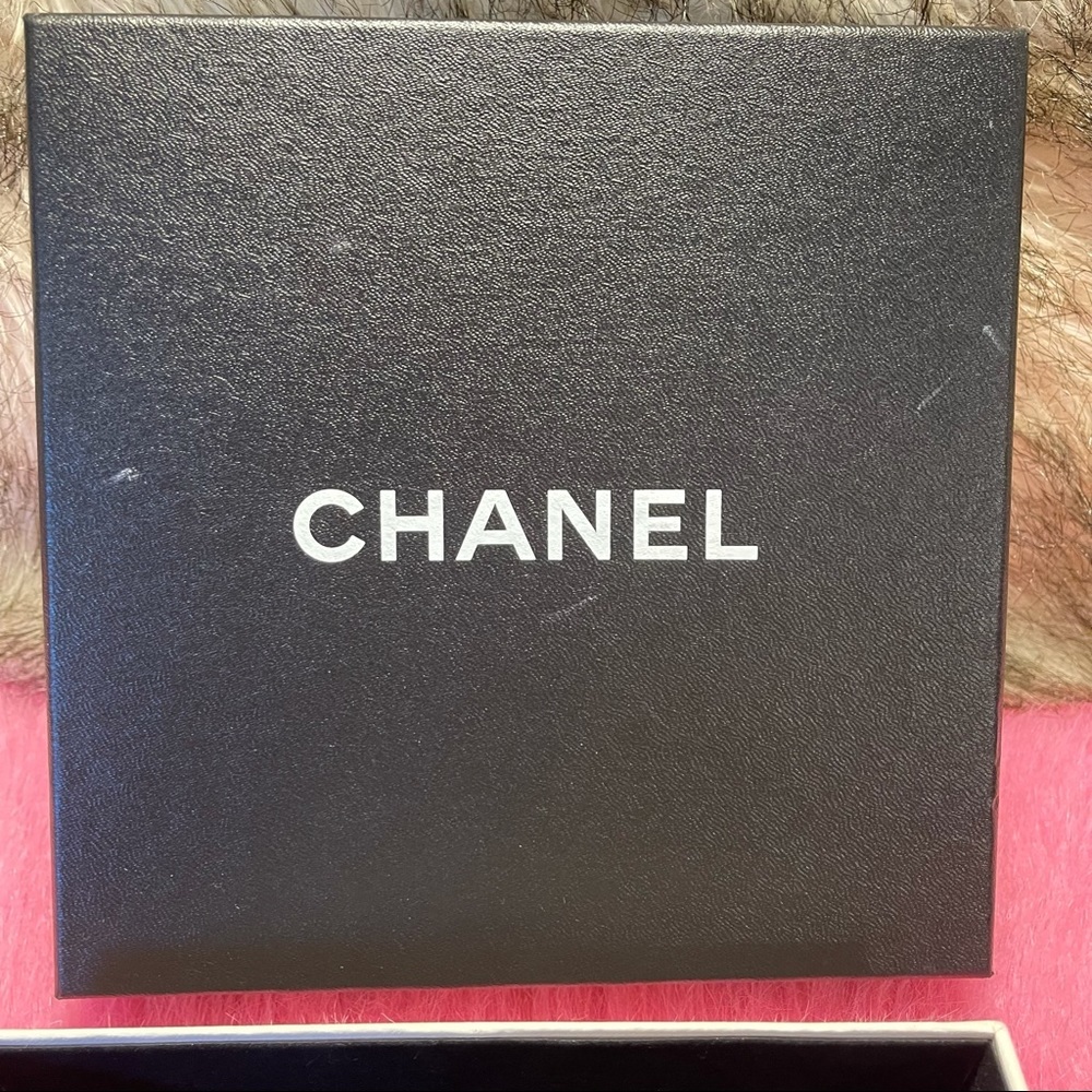 Chanel ❤️ with box - Picture 3 of 9